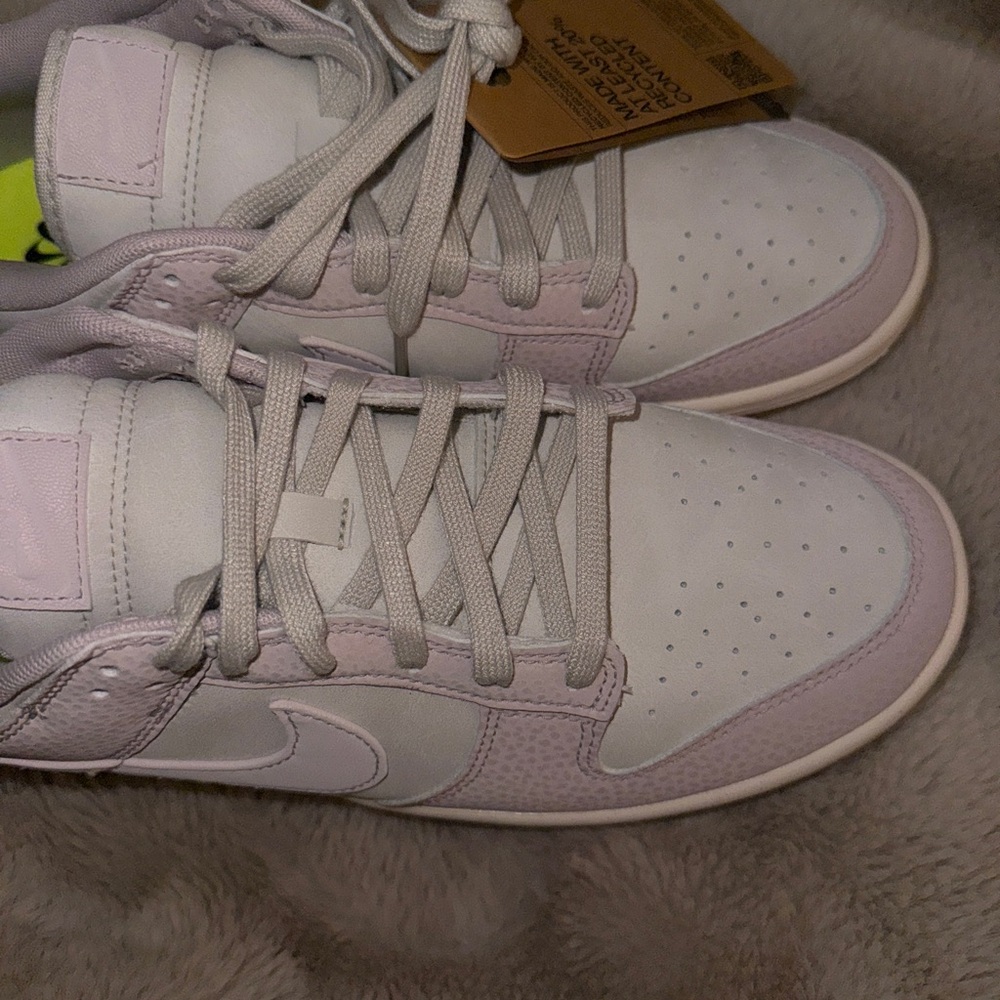 NEW Nike Dunk low Women's White and Lilac